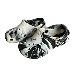 Black and white tie dye toddler crocs